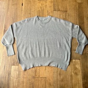 Anrebess Crew Neck Batwing Sleeve Side Split Knit Sweater in Size Medium.